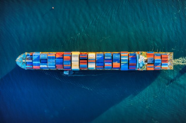 Container im Hafen – Symbolbild für Docker Hardened Images
