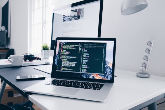 PowerShell-Konsole auf einem Windows Server mit Cmdlets und Pipeline