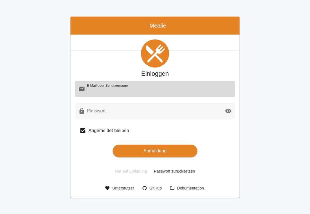Anmeldeseite von Mealie mit Feldern für E-Mail oder Benutzername und Passwort sowie dem ausgegrauten Hinweis „Nur auf Einladung“