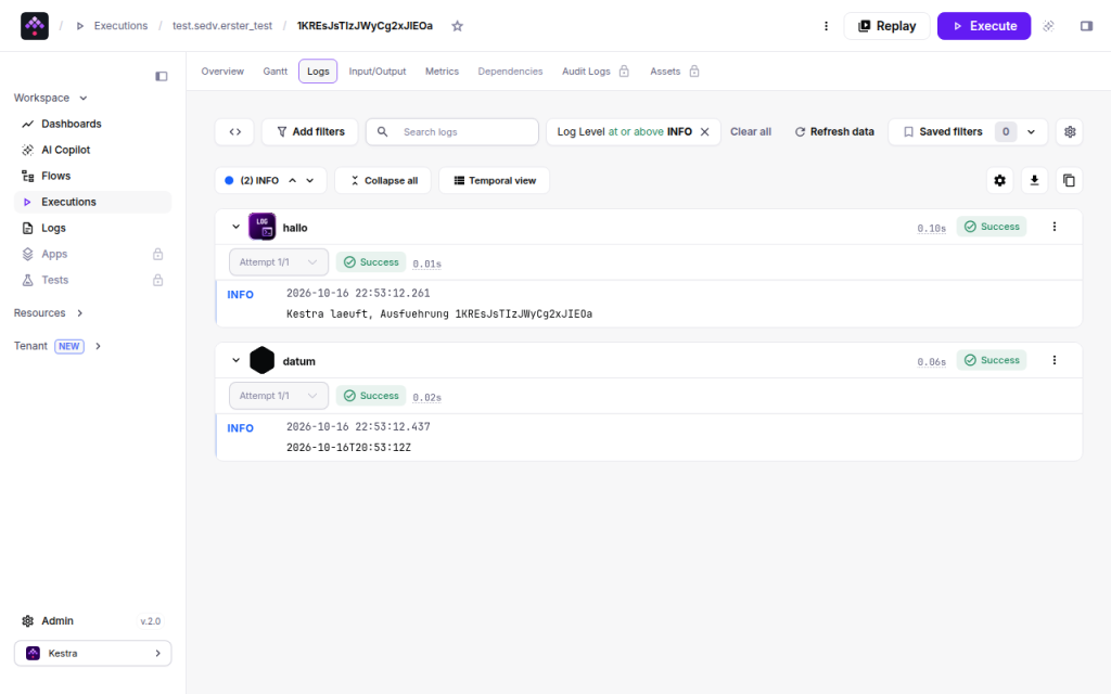 Logs der Ausführung von erster_test in Kestra: Task hallo mit Meldung, Task datum mit UTC-Zeitstempel