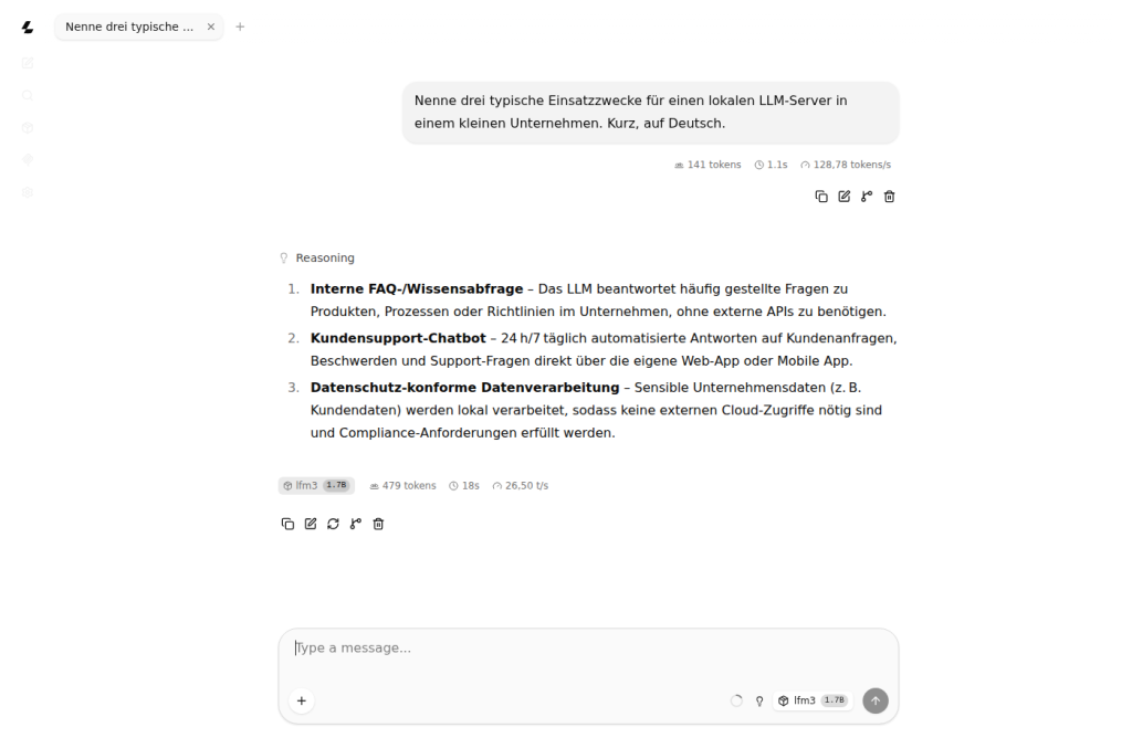 Web-UI von llama-server mit einer deutschen Frage und der nummerierten Antwort von LFM3-1.7B