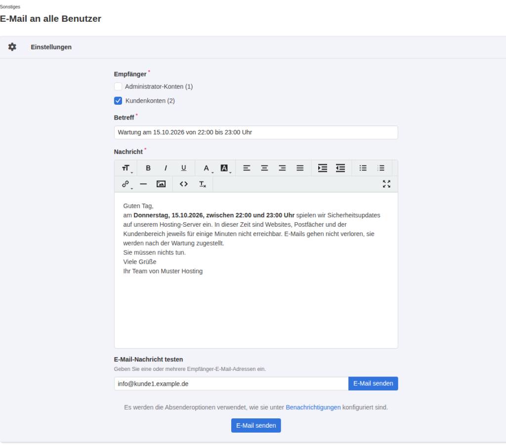 KeyHelp-Formular E-Mail an alle Benutzer mit angehakten Kundenkonten, Betreff zur Wartung am 15.10.2026 und formatiertem Nachrichtentext