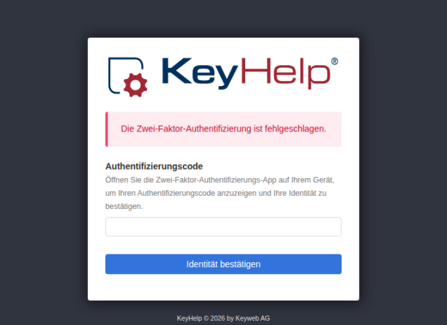 KeyHelp-Anmeldeseite für den Authentifizierungscode mit der roten Meldung Die Zwei-Faktor-Authentifizierung ist fehlgeschlagen, leerem Codefeld und Knopf Identität bestätigen