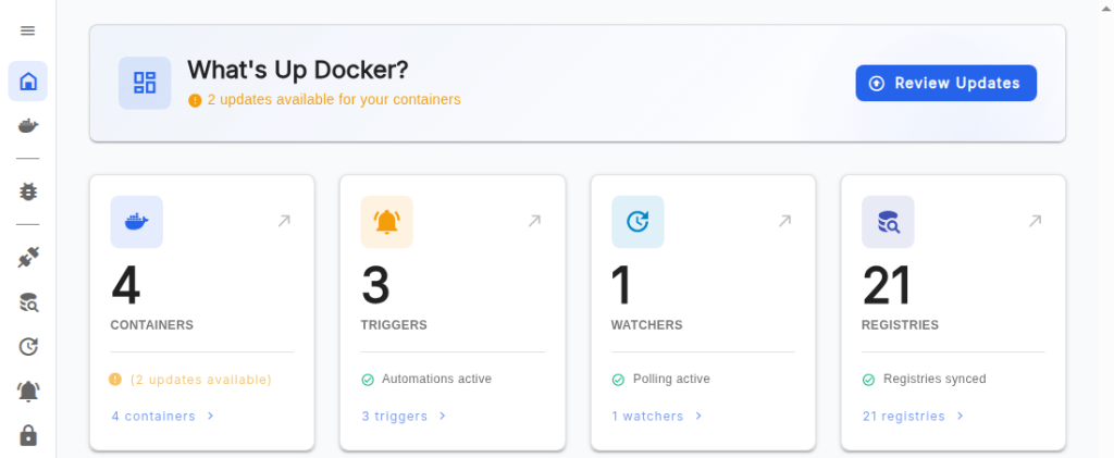Startseite der WUD-Weboberfläche mit vier Containern, drei Triggern, einem Watcher und dem Hinweis auf zwei verfügbare Updates