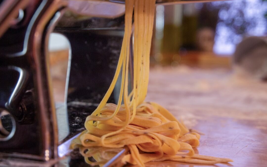 KI-Forschung: Nudelsoße & Weltmodelle in der Physik